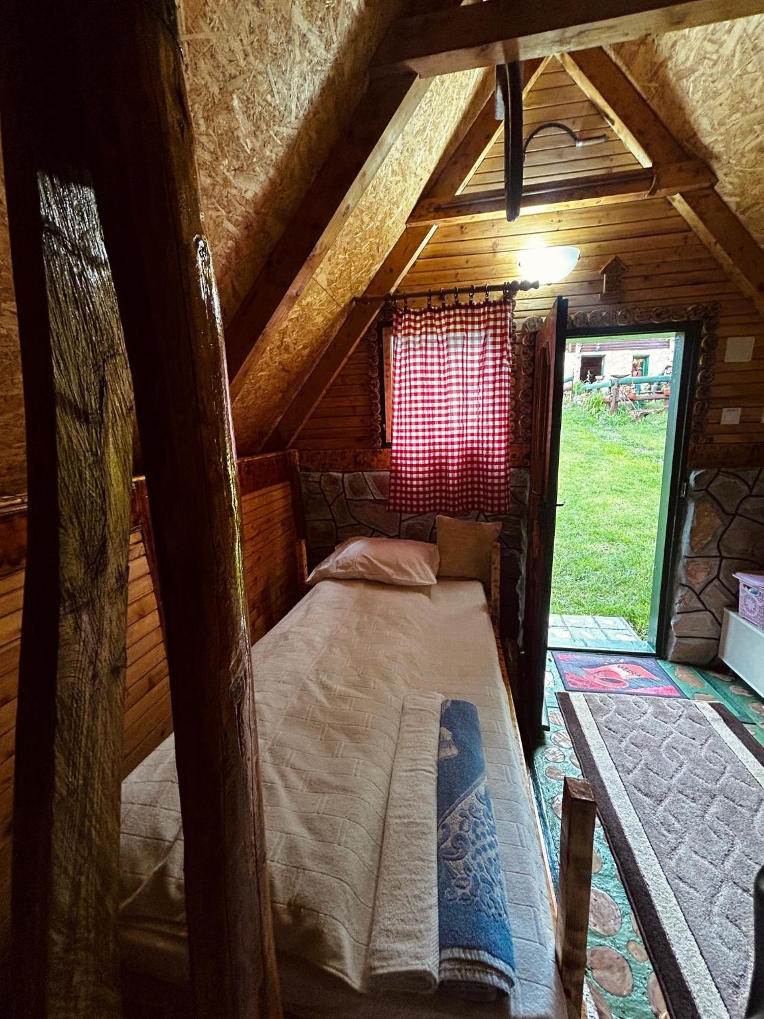 Villa Durmitorska Koliba Sa Kupatilom à Žabljak Extérieur photo